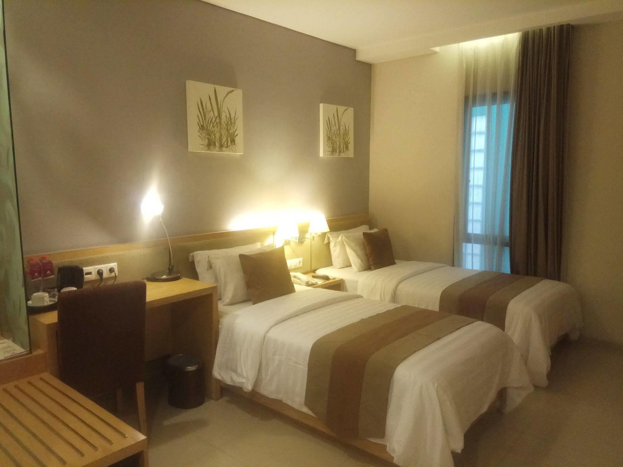 Hotel Anggrek Gandasari Bandung Exterior foto
