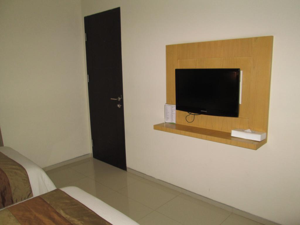 Hotel Anggrek Gandasari Bandung Exterior foto